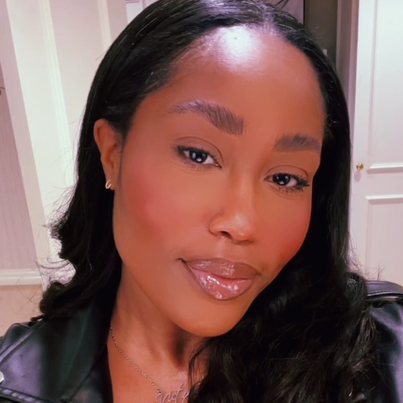 Meet your Posher, Victoria - Picture 2 of 2